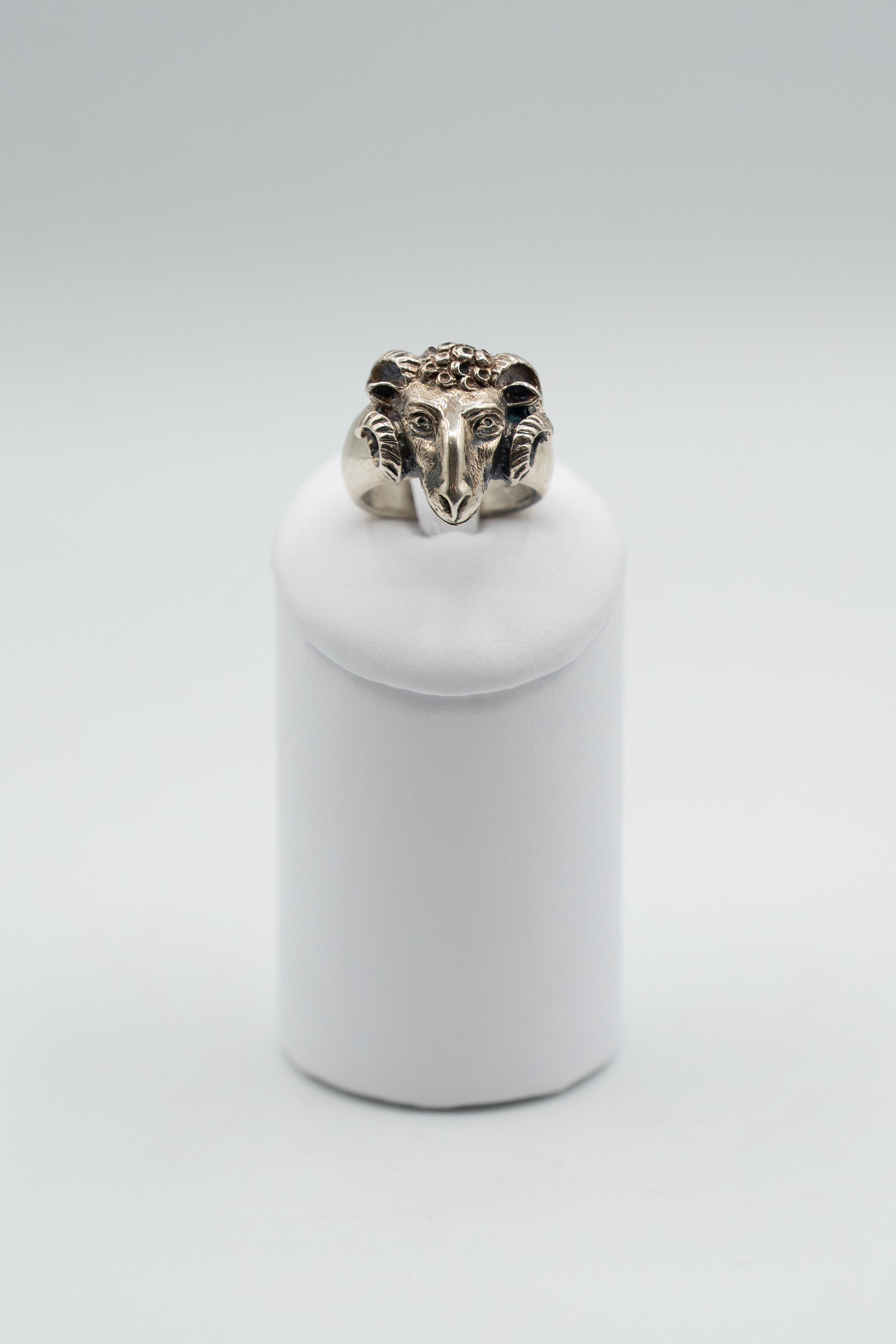 Anello Aries Brunito in argento 925 brunito, vista prospettica