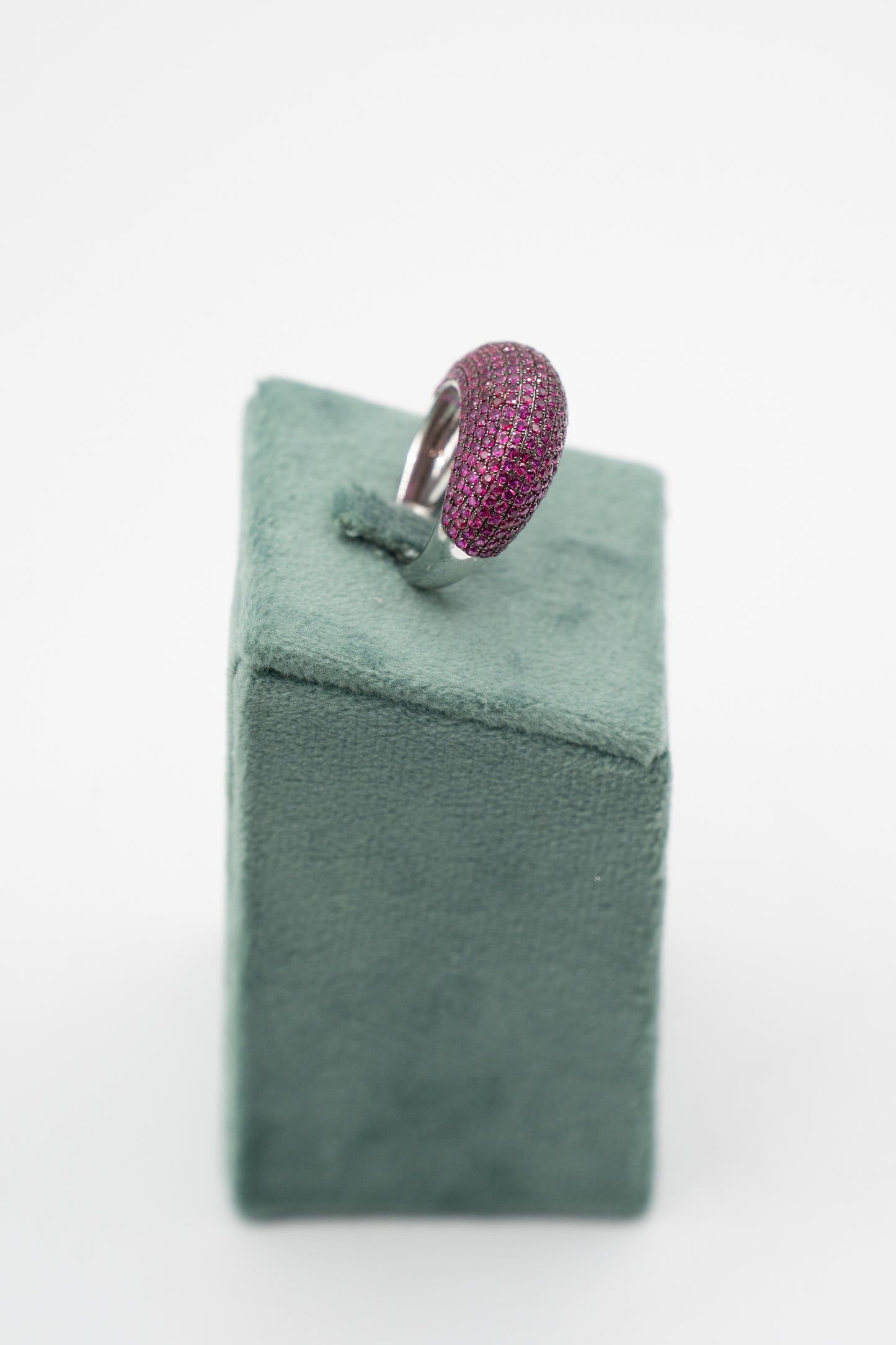Rosso Imperiale – Anello in Oro 18 kt e Rubini