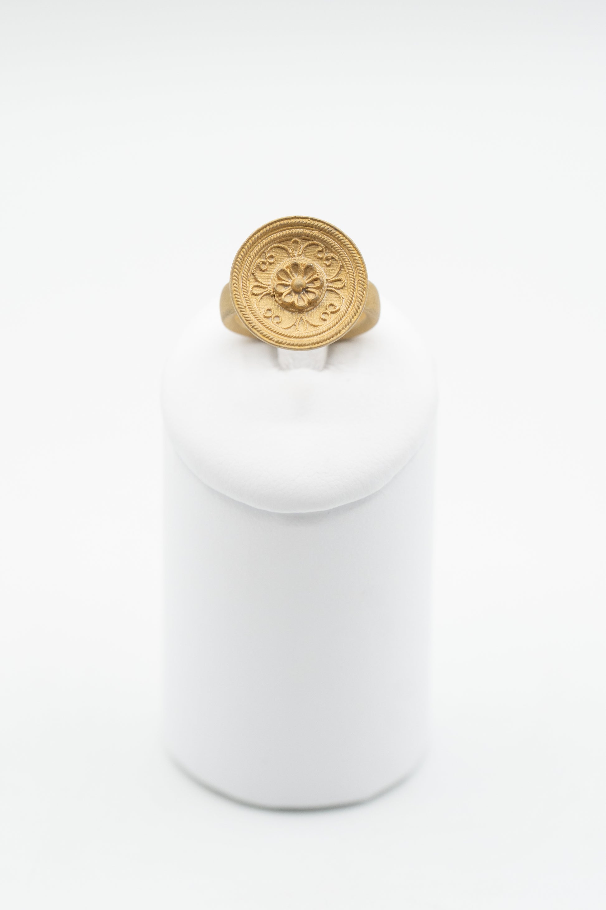 Anello Segno Aureo in argento 925 bagno oro 24 carati, vista frontale