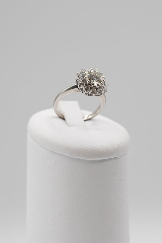 Solitario Luce Assoluta in oro 18 kt con diamante centrale da 2 ct